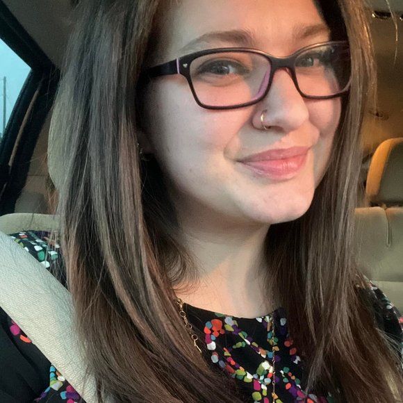 Meet your Posher, Brittany - Picture 1 of 4